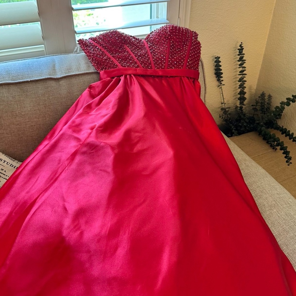 Prom Dress - Picture 2 of 3